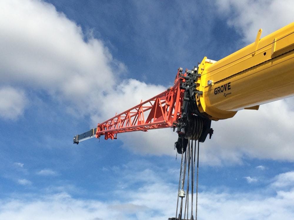 Manitowoc's New Composite Stinger Harnesses Power of "Light"