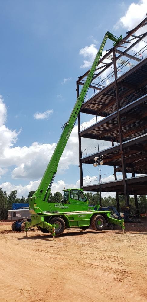 Merlo’s Rotating Telehandler Finishes the Job in North Carolina