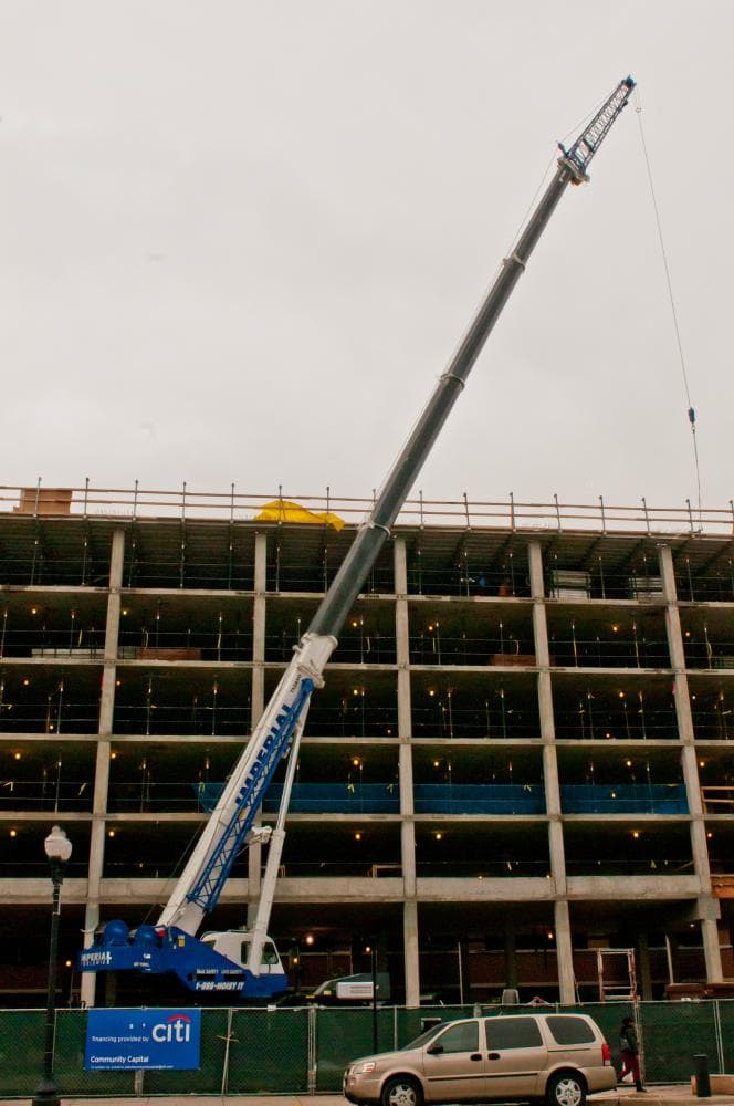 Solid Success: Tadano RT Crane Crucial to Chicago Project