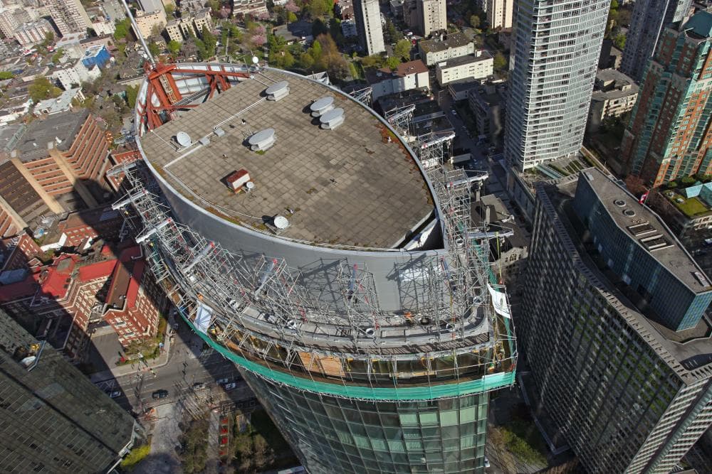 A Custom Suspended Platform Gets Job Done On Unique Architecture