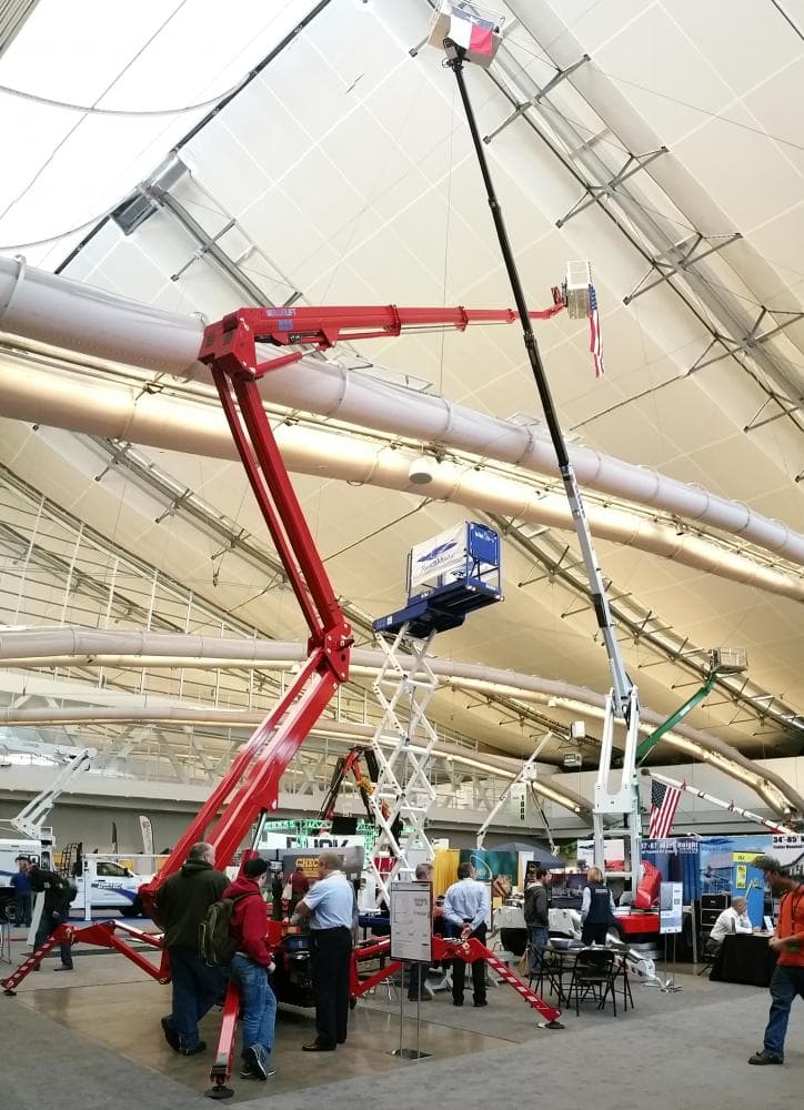 BlueLift B85 Makes Debut at Tree Care Show