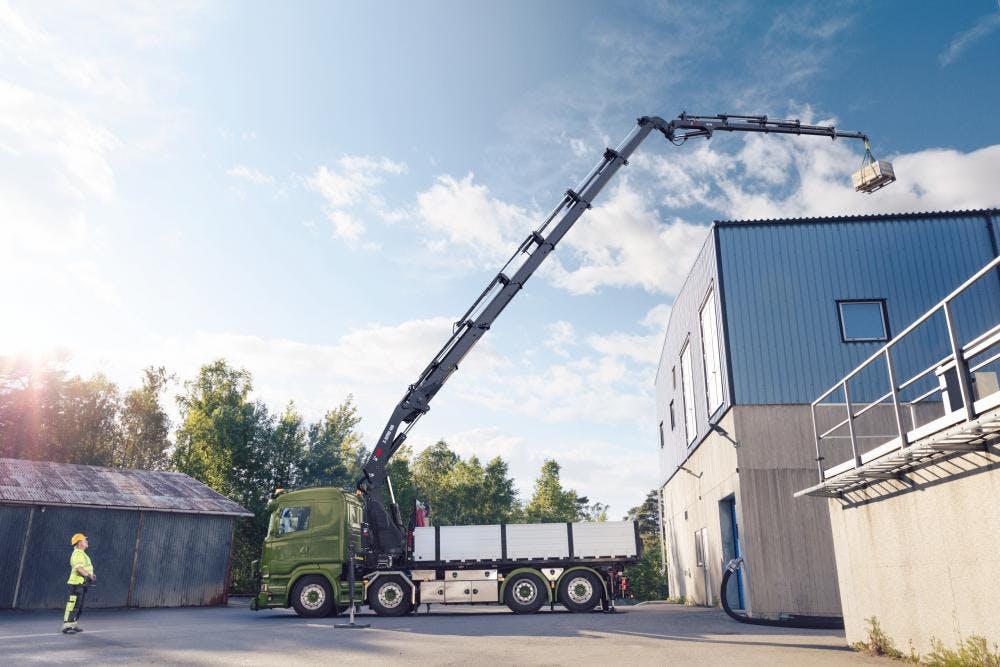 Hiab Expands Continuous Slewing For Its Loader Cranes | Constuction News