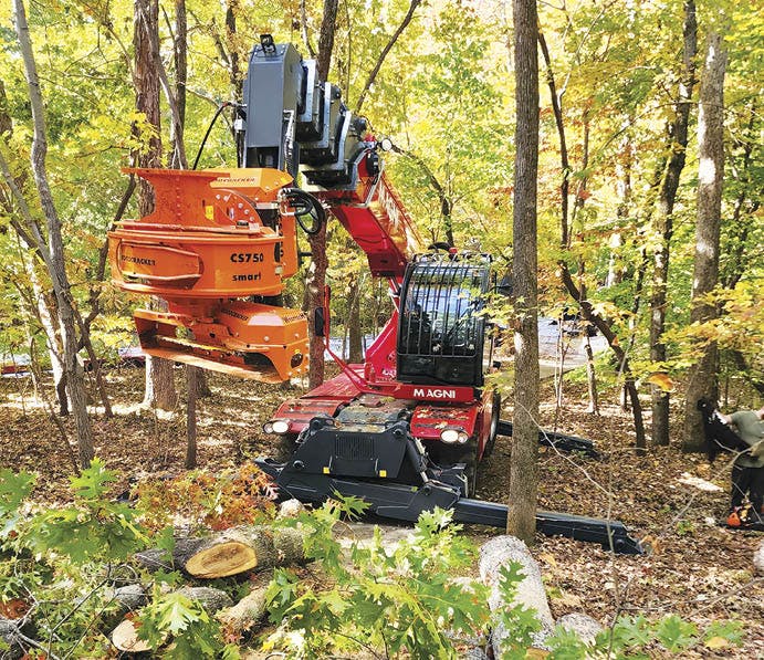 Branching into Efficiency - ​Magni’s rotating telehandlers demonstrate remarkable capabilities in the world of tree care. 