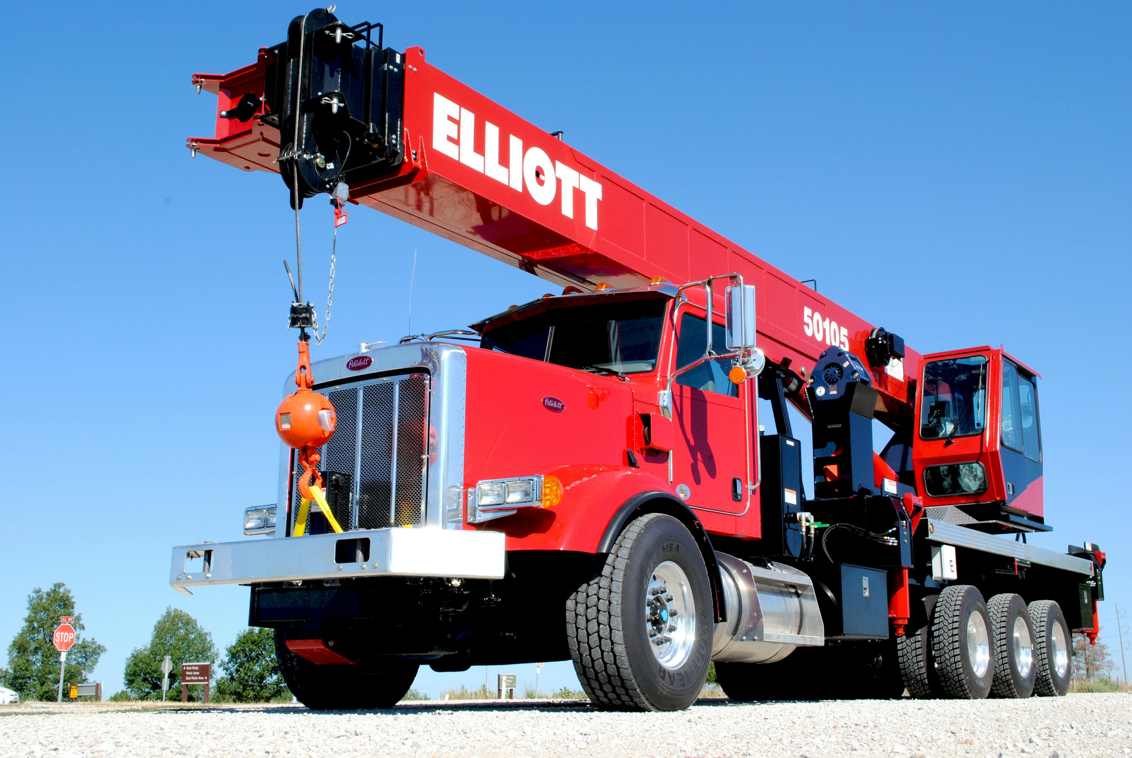 Elliott Equipment Delivers New 50105R 50-Ton BoomTruck to Imperial Crane Service
