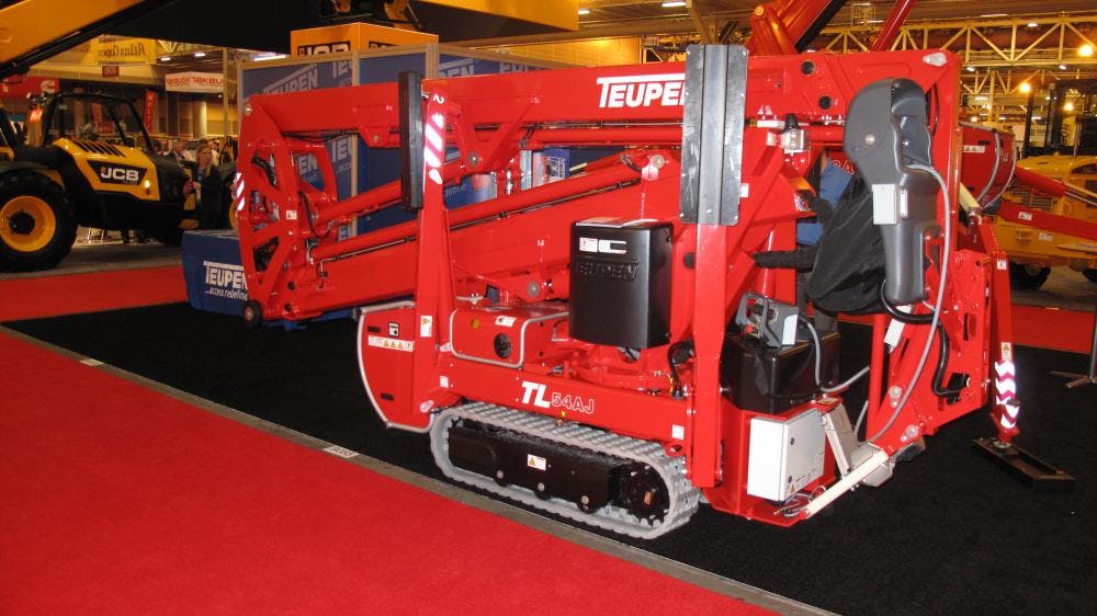 Teupen Offers New Compact Aerial Lifts in the LEO Series 