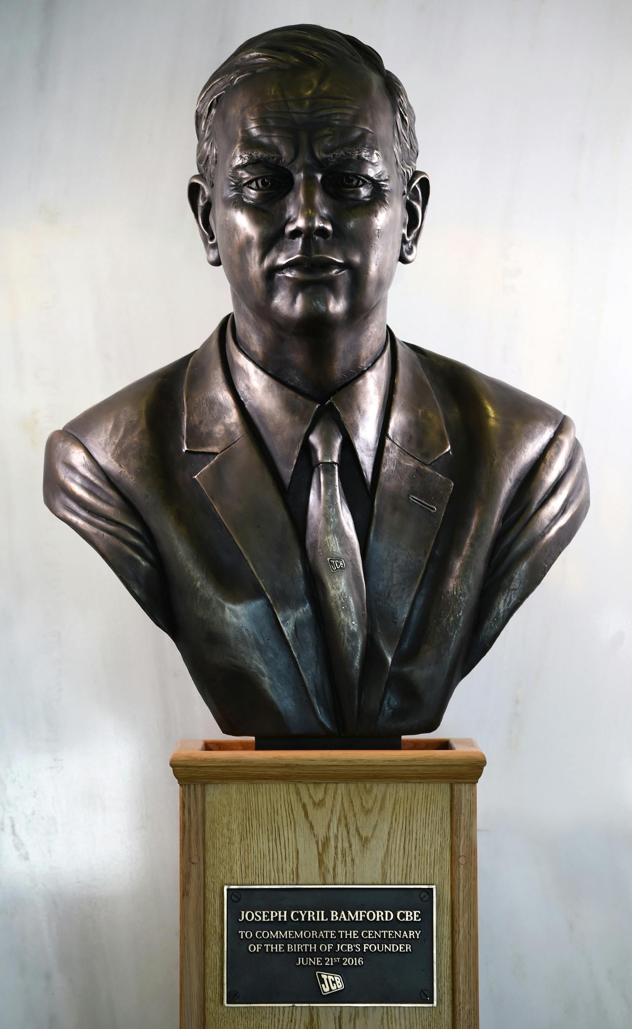 Bronze Bust Honors JCB Founder | Industry News