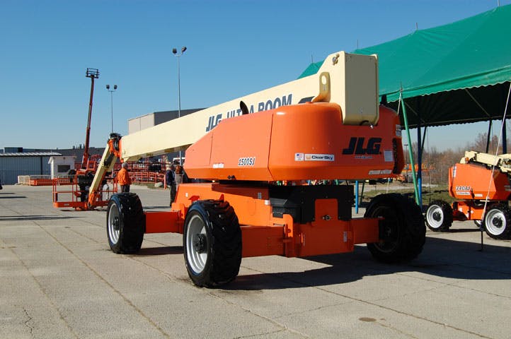 New Boom Lifts Introduced by JLG