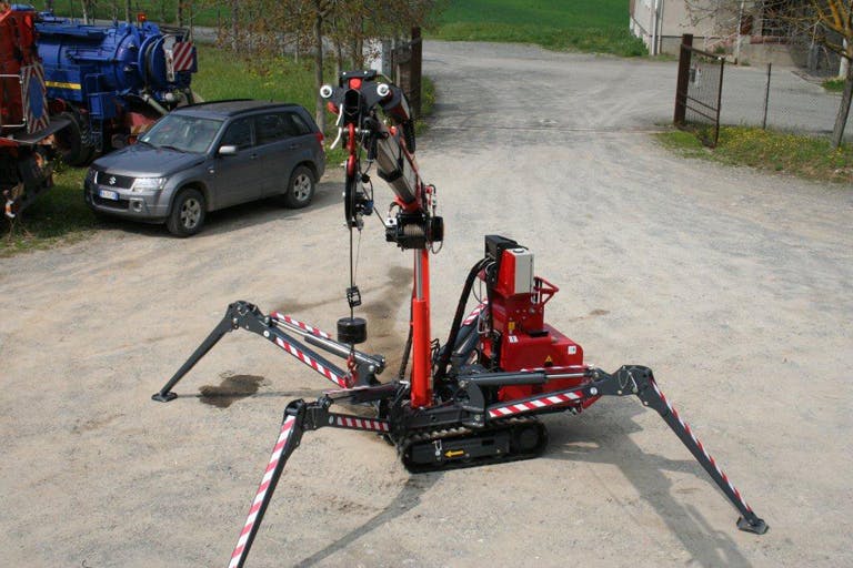 Applied Machinery Introduces New Compact Crane Lines to U.S. Market