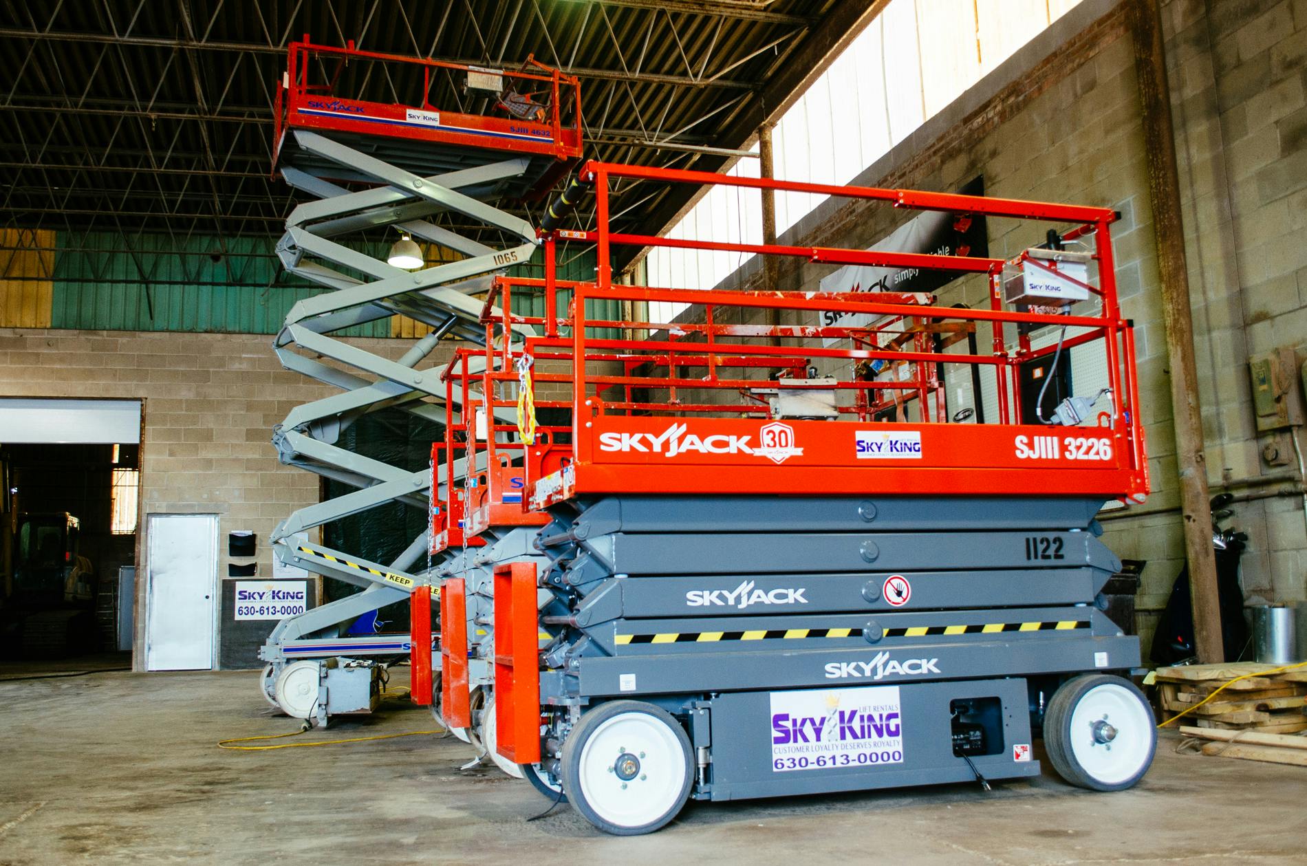 Chicago's SkyKing Lift Rentals Buys Skyjack AWPs | Construction News 